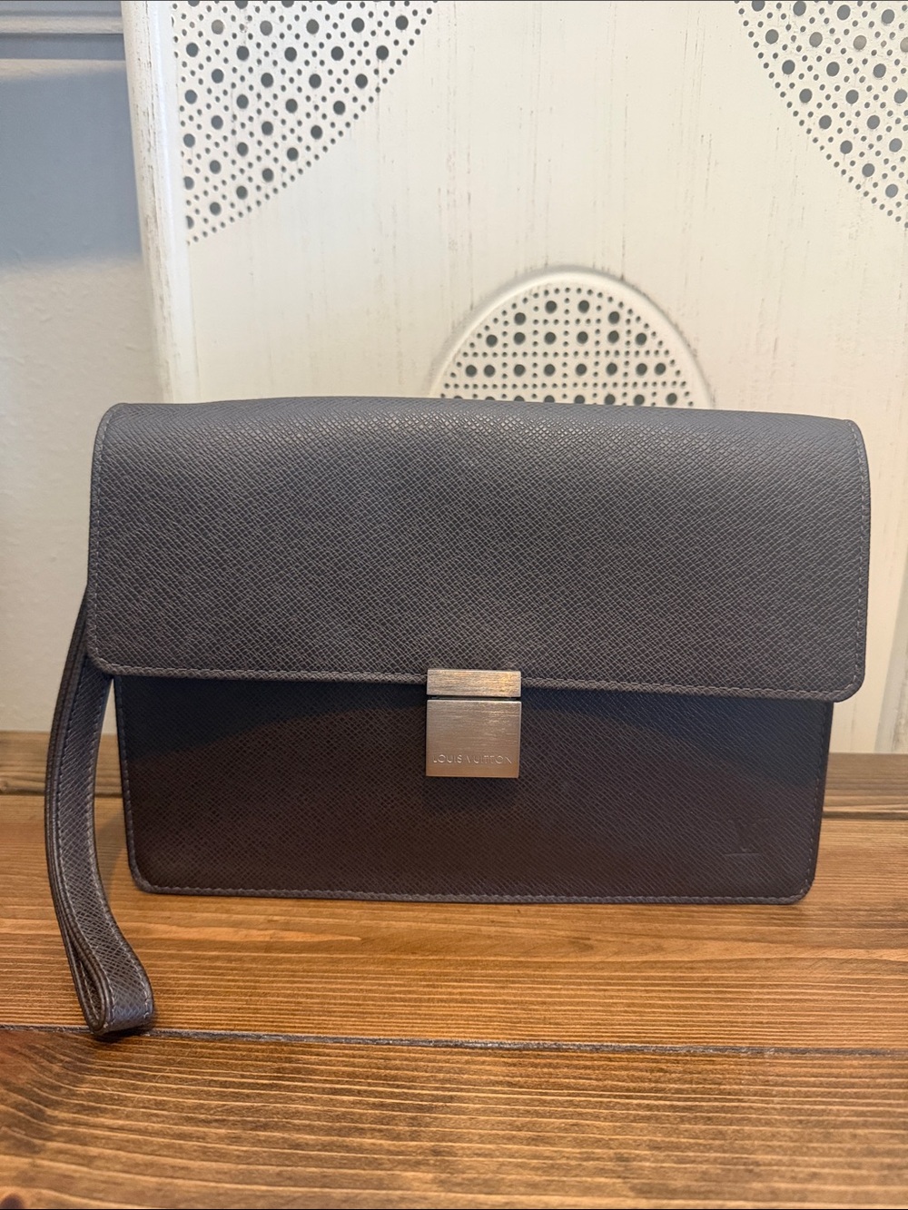 Louis Vuitton Taiga leather Selena clutch bag